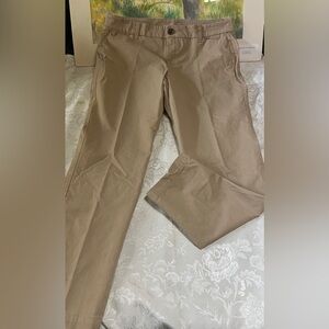 Old Navy Skinny Khaki pants, ankle 28.5 inseam, 2 frt pockets size 14